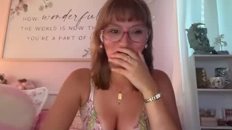 Snapshot of lovekalopsiaa chatting on July 19, 11:41 pm lovekalopsiaa online show from July 19, 11:41 pm