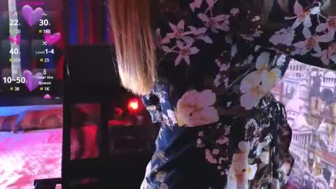 Laura online show from March 1, 11:28 am