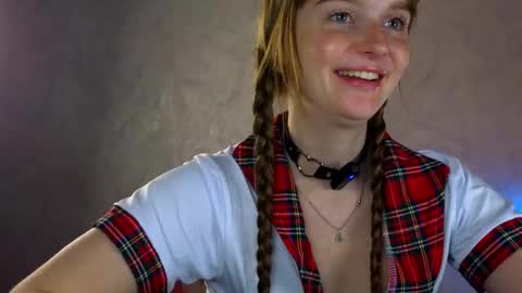 Molly online show from March 24, 6:13 pm