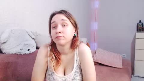 Snapshot of lovely_hayley chatting on June 17, 8:21 pm Lovely Hayley online show from June 17, 8:21 pm