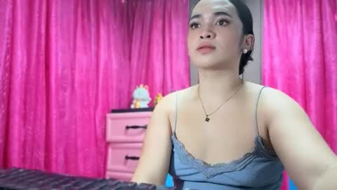 Snapshot of lovely_kurtny04 chatting on December 4, 8:01 am LOVE online show from December 4, 8:01 am