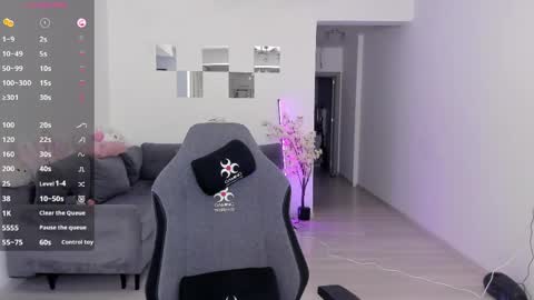 lovelybianca_ online show from April 1, 10:07 pm