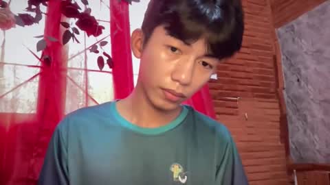 lovelyboy_jm online show from May 15, 11:56 pm