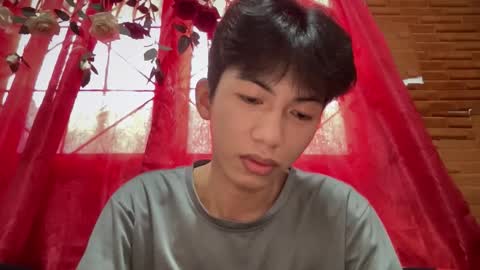 lovelyboy_jm online show from May 16, 11:46 pm