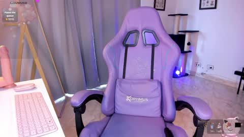   online show from April 17, 8:34 pm