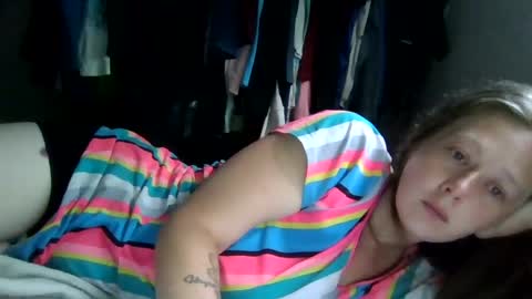 Snapshot of lovelyjanes299 chatting on July 8, 11:58 am Livelyjanespapi0699 online show from July 8, 11:58 am