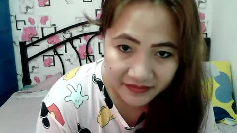 Snapshot of lovelyladylynxxx chatting on June 25, 12:43 am LocwlyLSYlYNXXX online show from June 25, 12:43 am