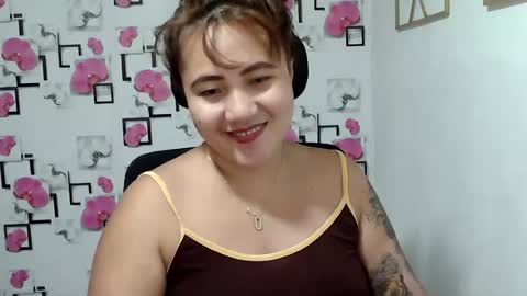 Snapshot of lovelyladylynxxx chatting on July 21, 12:29 pm LocwlyLSYlYNXXX online show from July 21, 12:29 pm