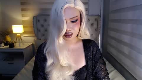 Snapshot of lovelymarie69 chatting on May 23, 12:31 pm Rebeca online show from May 23, 12:31 pm