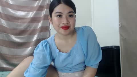 Snapshot of lovelyrhean chatting on May 11, 5:46 am Rhean online show from May 11, 5:46 am