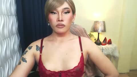 STWEET LINA online show from December 1, 4:23 pm