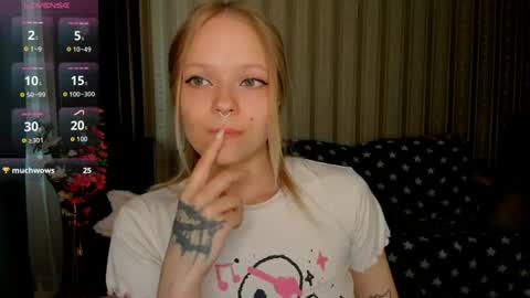 lovemelulu online show from July 8, 9:36 am
