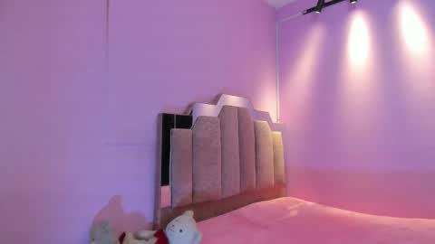 L O V E  online show from February 4, 11:49 am