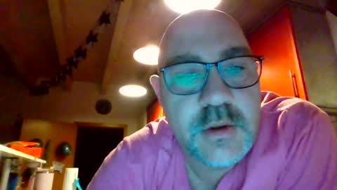 lover010983 online show from February 17, 5:36 am