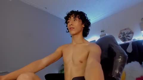 loverboy8_ online show from December 6, 11:36 pm