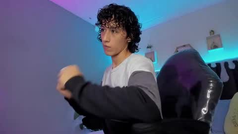 loverboy8_ online show from December 7, 6:59 pm