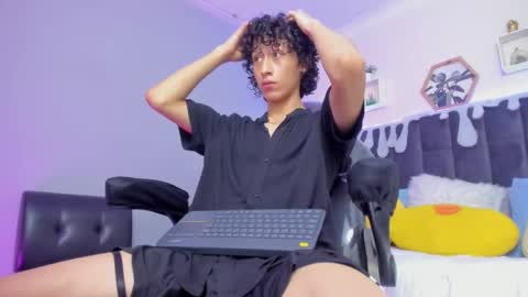 loverboy8_ online show from December 9, 11:24 pm