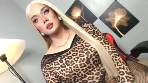 lovers moon22 online show from April 4, 11:18 am