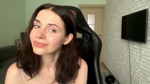 Isabella online show from July 26, 7:15 am