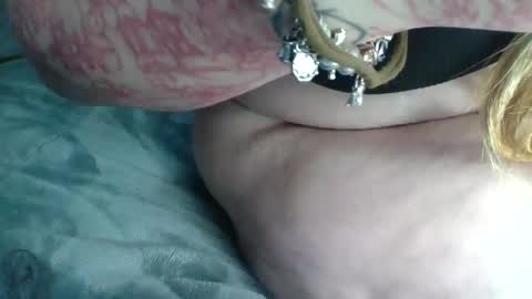 Snapshot of lovetubes101 chatting on November 13, 1:04 am lovetubes101 online show from November 13, 1:04 am