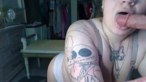 Snapshot of lovetubes101 chatting on November 26, 4:02 am lovetubes101 online show from November 26, 4:02 am