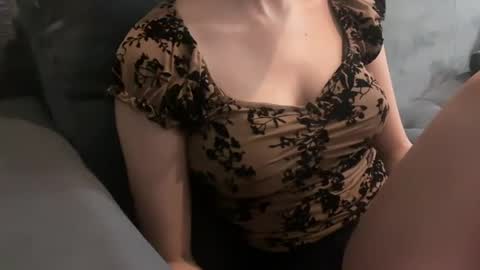 lovevibes5 online show from August 7, 12:45 am