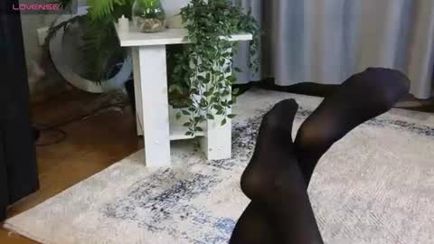 lowkeywild_ online show from June 12, 4:55 am