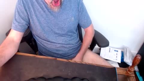 lreed090 online show from April 24, 6:43 pm