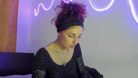 Jenn online show from January 8, 1:08 am