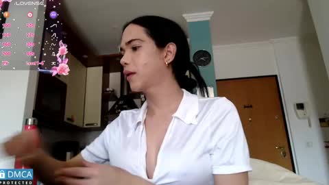 luara_ online show from May 21, 2:13 pm