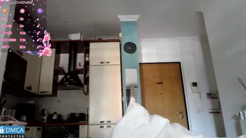 luara_ online show from July 3, 6:53 am