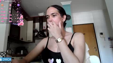 luara_ online show from July 4, 7:14 am