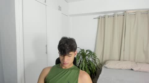 lucacosta19 online show from May 3, 11:49 am