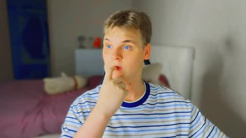 Lucas Gill online show from May 24, 10:15 pm