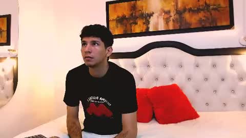Snapshot of lucas_dream chatting on July 17, 11:39 am lucas_dream online show from July 17, 11:39 am