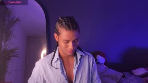   online show from October 13, 9:53 am