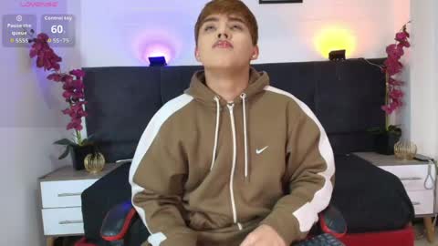 Lucas lovee online show from June 1, 1:02 pm