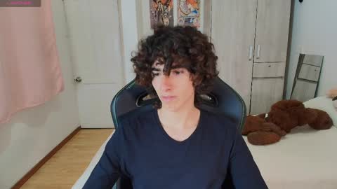 lucas_xo online show from March 18, 11:41 pm