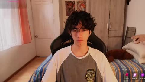 lucas_xo online show from April 13, 6:46 pm