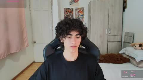 lucas_xo online show from May 24, 12:37 am