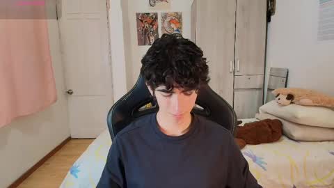 lucas_xo online show from May 31, 9:38 pm