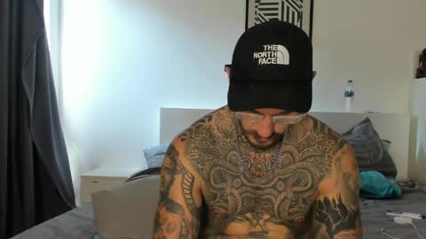 lucasexclusive online show from April 3, 8:01 am