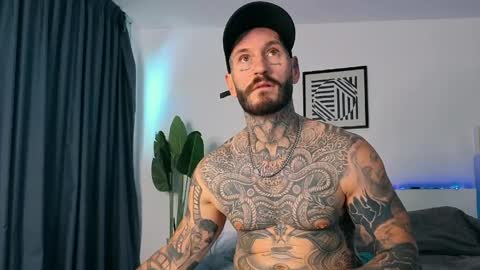 lucasexclusive online show from May 17, 4:21 am
