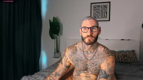 lucasexclusive online show from June 18, 6:24 am
