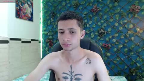 Snapshot of lucasssmith11 chatting on April 19, 8:02 am LucassSmith11 online show from April 19, 8:02 am