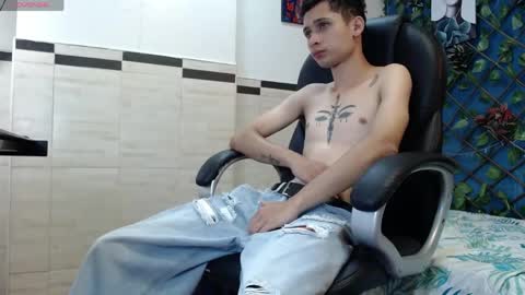 Snapshot of lucasssmith11 chatting on May 2, 6:13 pm LucassSmith11 online show from May 2, 6:13 pm