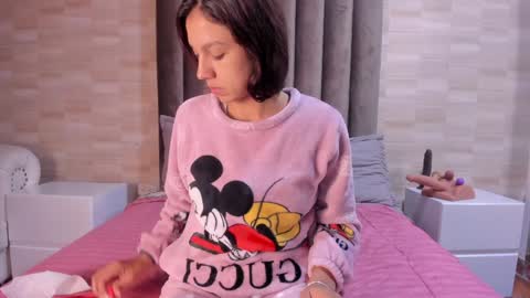 Luciana Ramirez  Sofia Collins online show from February 6, 8:29 am