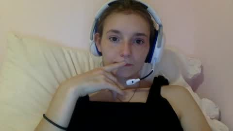 Luci Layne online show from August 3, 9:04 am