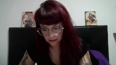 Lulu DCarton online show from June 10, 4:01 am