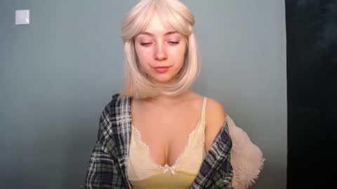 Lucy online show from March 19, 7:56 am